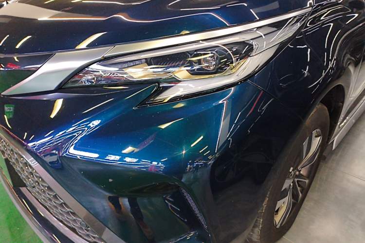 Used Toyota Granvia 2023 2.5L Hybrid Prestige Wellness PLUS Edition
