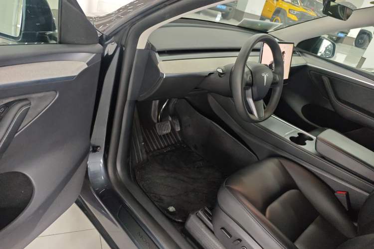 Used Tesla Model Y 2024 Rear-Wheel-Drive Version Driver Seat