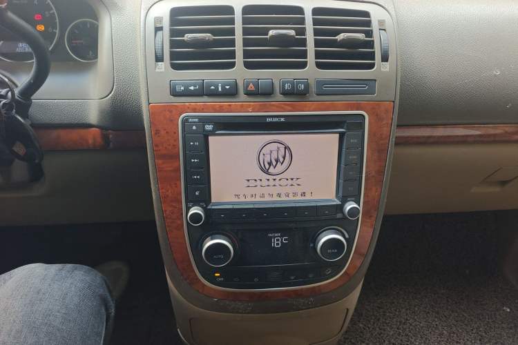 Used Buick GL8 2006 Lu Zun 3.0L CT Comfort Edition
