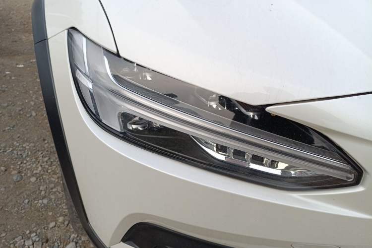 Used Volvo V90 2024 Cross Country B5 AWD Smart Range Edition