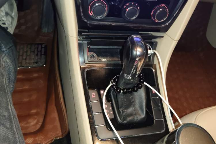 Used Volkswagen Passat 2013 1.8TSI DSG Government Procurement Edition Gear Lever