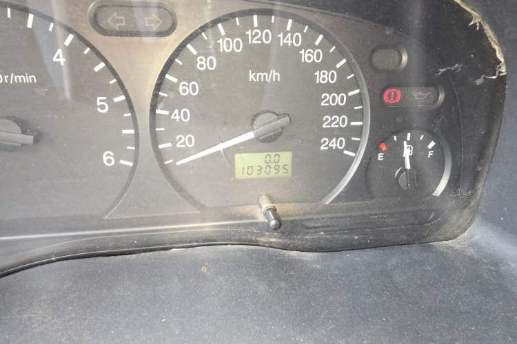 Used Ford Classic Transit 2013 2.8T Diesel Logistics Model with Short Wheelbase and Mid-Roof JX493ZLQ4
