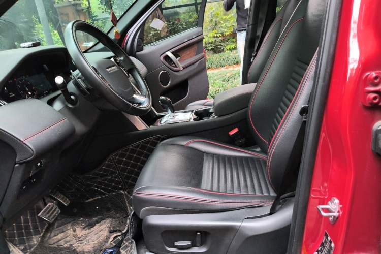 Used Land Rover Discovery Sport 2020 249 PS R-Dynamic Performance Edition Left Front Seat