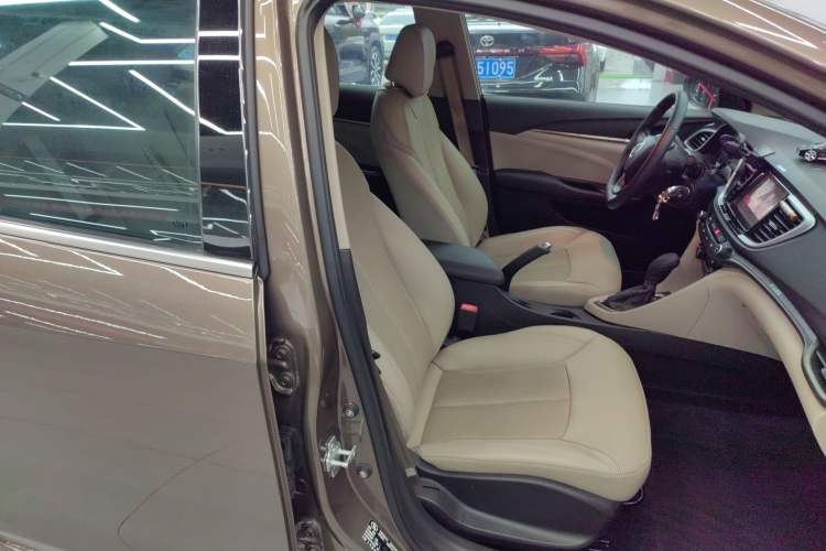 Used Buick GT 2016 15N Automatic Elite Edition Right Front Seat