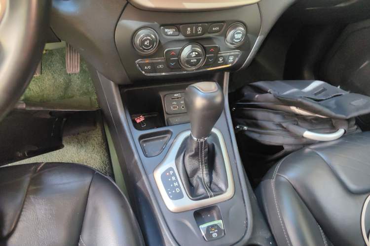 Used Jeep Cherokee 2017 2.0L Superior Edition