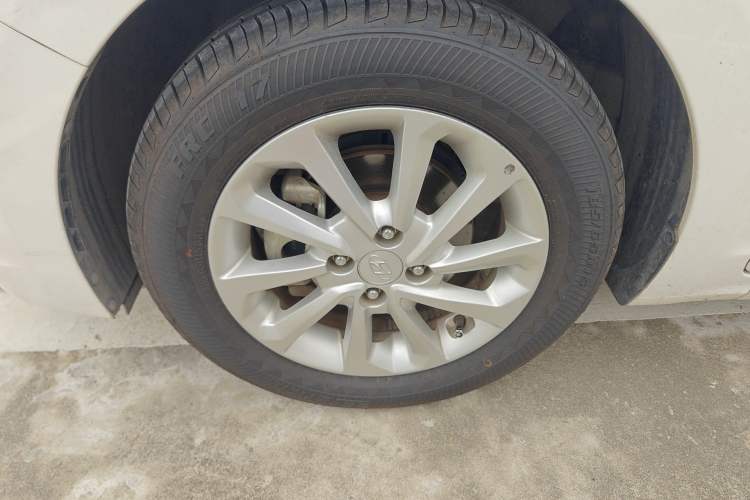 Used Hyundai Verna (new generation) 2016 1.4L Automatic Cool Edition GLS Exterior 4