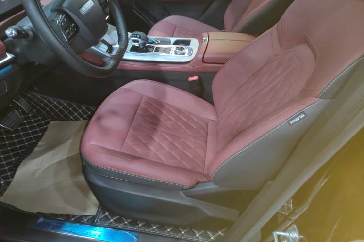 Used JETOUR X70 PLUS 2023 1.5T DCT Brave PLUS 5-Seater
