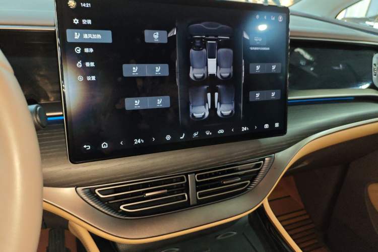 Used Denza D9 2022 DM-i 970 Four-Wheel Drive Flagship Model