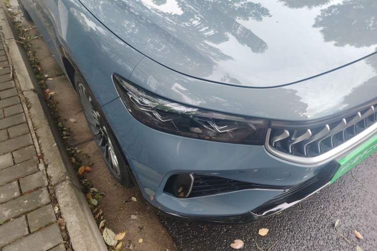 Used VOYAH FREE 2021 Four-Wheel Drive Standard Range-Extended Exclusive Luxury Package Right Front Headlight