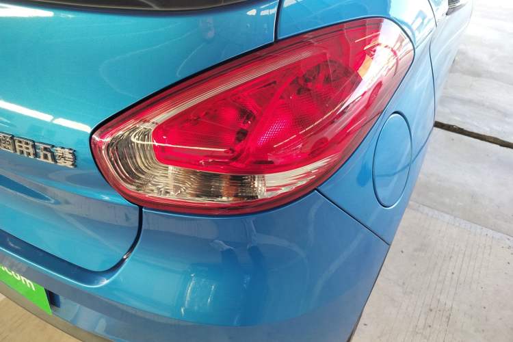 Used Baojun 310 2016 1.2L manual Comfort trim level