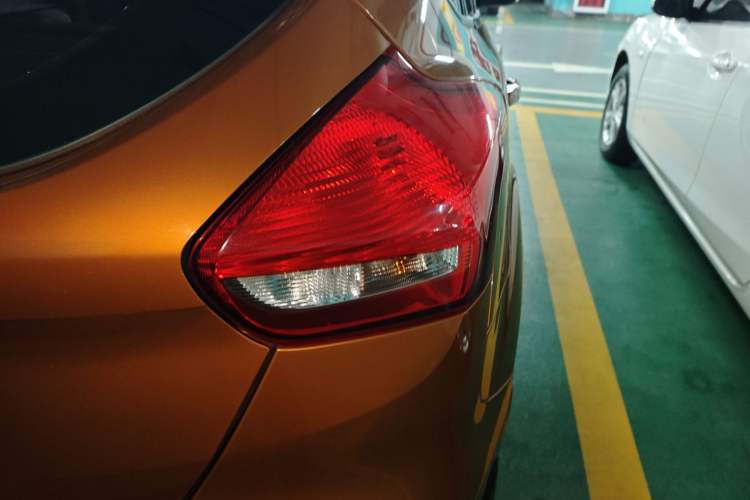 Used Ford Focus 2017 Hatchback 1.6L Automatic Fashion Edition Smart Drive Version Right Rear Taillight