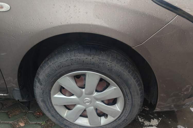 Used Nissan Sunny 2014 1.5XE Manual Elite Edition Right Front Wheel Hub