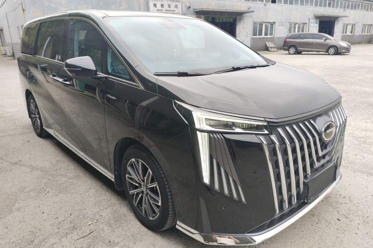 Used GAC Trumpchi M8 2024 Master Series 400T Prestige Edition Front Right 45 Deg