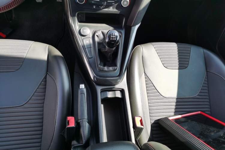 Used Ford Focus 2017 Hatchback EcoBoost 125 Manual – Ultra-Performance Style SmartDrive Edition