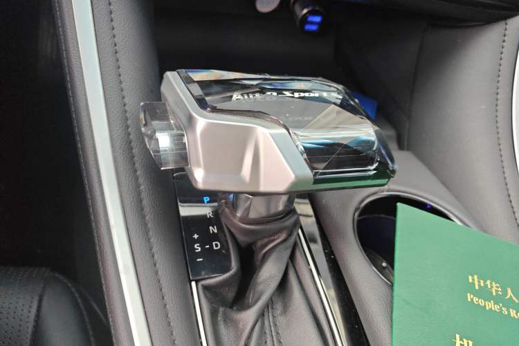 Used Toyota Avalon 2023 2.5L Luxury Edition Gear Lever