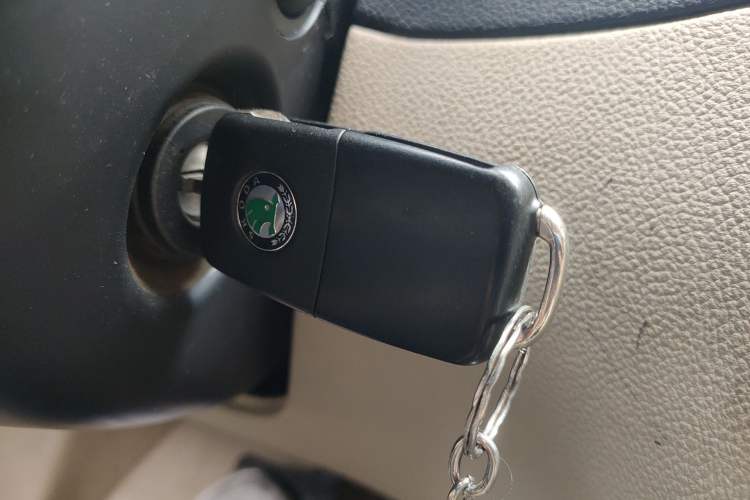 Used Skoda Superb 2012 1.8TSI Automatic Elegant Edition Vehicle Key