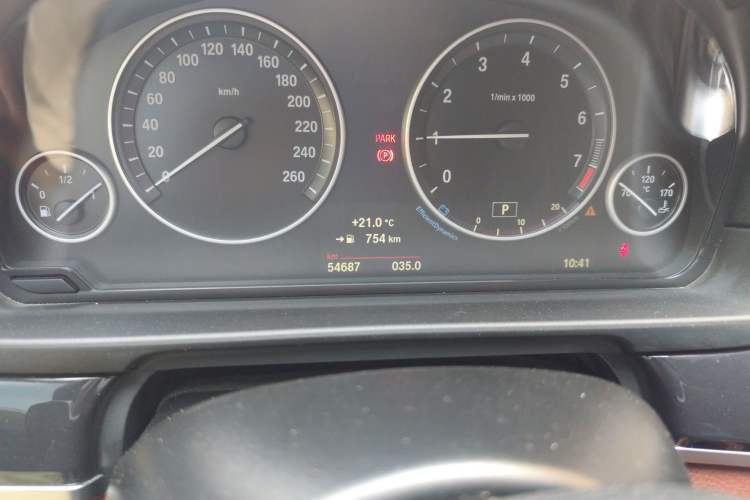 Used BMW 5 Series 2017 520Li Elegant Edition Odometer Close Up