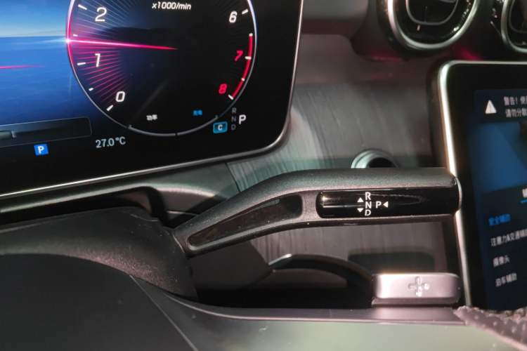 Used Mercedes-Benz C-Class 2023 Revised C 200 L Sport Edition Gear Lever