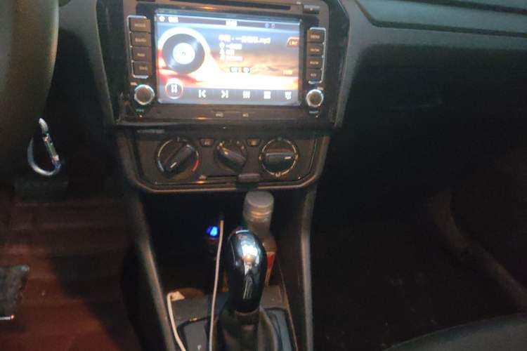 Used Volkswagen Jetta 2017 1.5L Automatic Fashion Model
