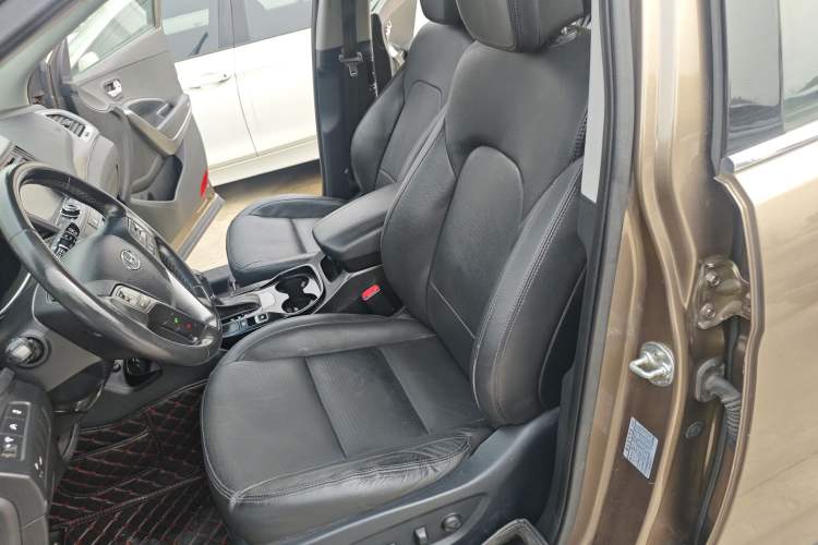 Used Hyundai Santa Fe 2013 2.4L Automatic Two-Wheel Drive Smart Version