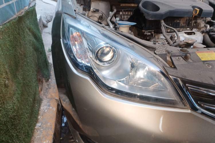 Used Roewe 360 2015 1.5L Manual Luxury Edition Right Front Headlight