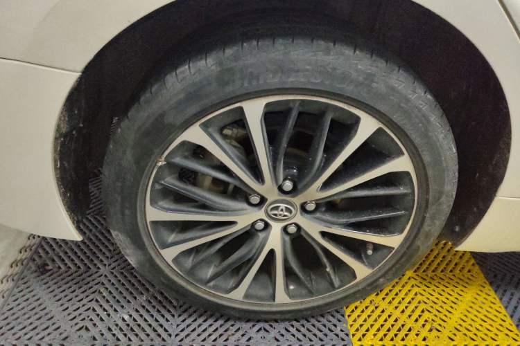 Used Toyota Camry 2019 2.5S FENGSHANG Version China VI Standard Right Rear Wheel Hub