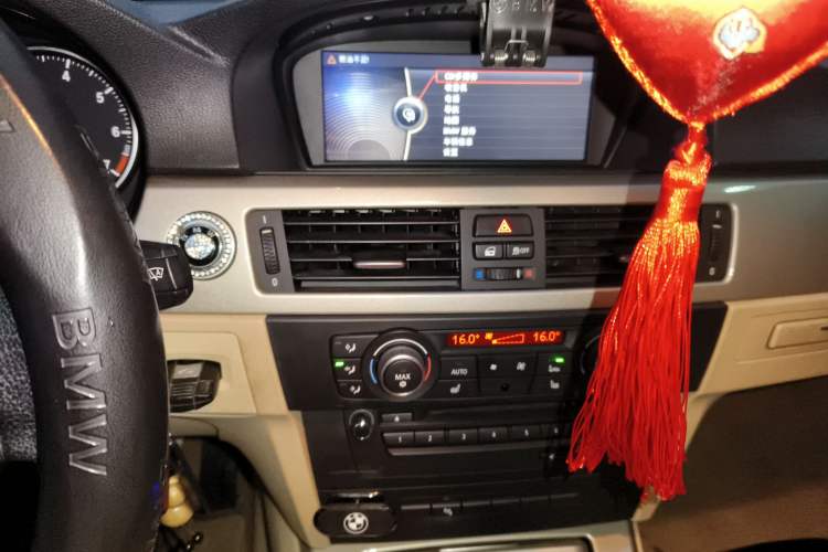 Used BMW 3 Series 2010 320i Luxury Model