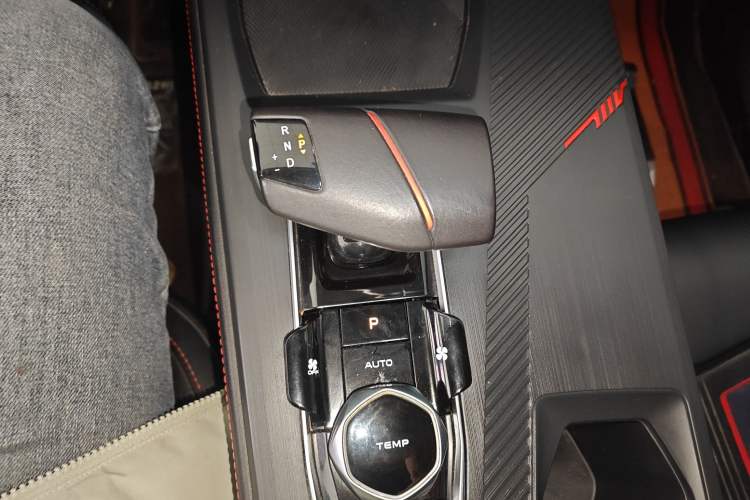 Used Oshan Z6 2022 Blue Whale 1.5T DCT Luxury Model
