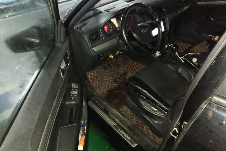 Used Volkswagen Lavida 2015 1.6L Manual Comfort Edition Driver Seat