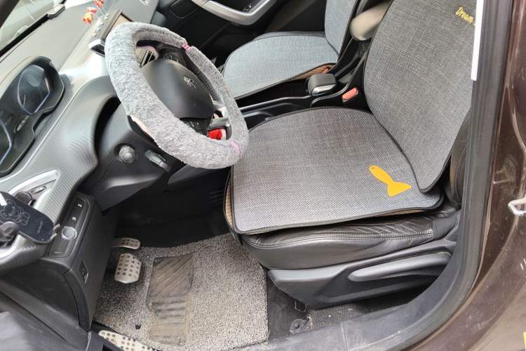 Used Peugeot 2008 2014 1.6L Automatic Navigation Edition Left Front Seat