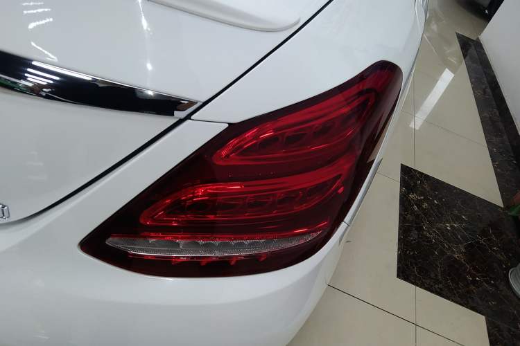 Used Mercedes-Benz C-Class 2018 C 200 Sport Edition Exterior 3