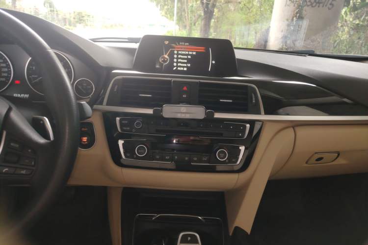 Used BMW 3 Series 2017 320Li M Sport Edition Audio And AC Panel