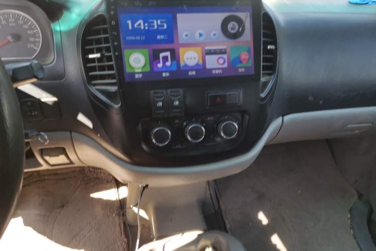 Used FORTHING Lingzhi 2017 M3L 1.6L 7-Seater Comfort Model Audio And AC Panel