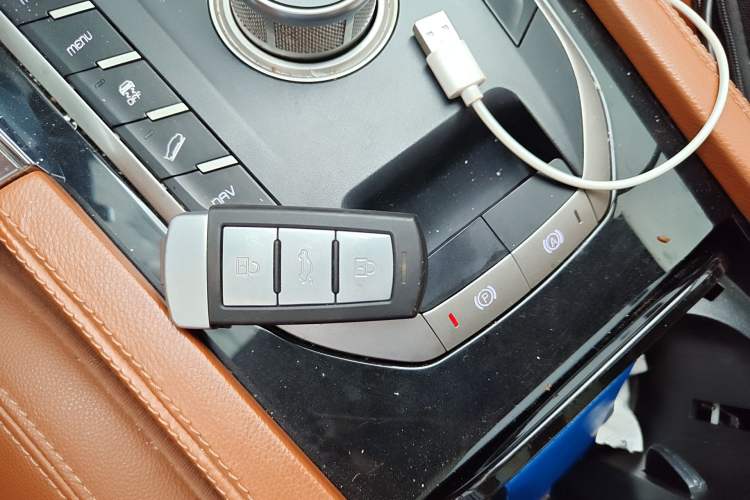 Used Zotye T700 2017 1.8T Dual-Clutch Luxury Model Vehicle Key