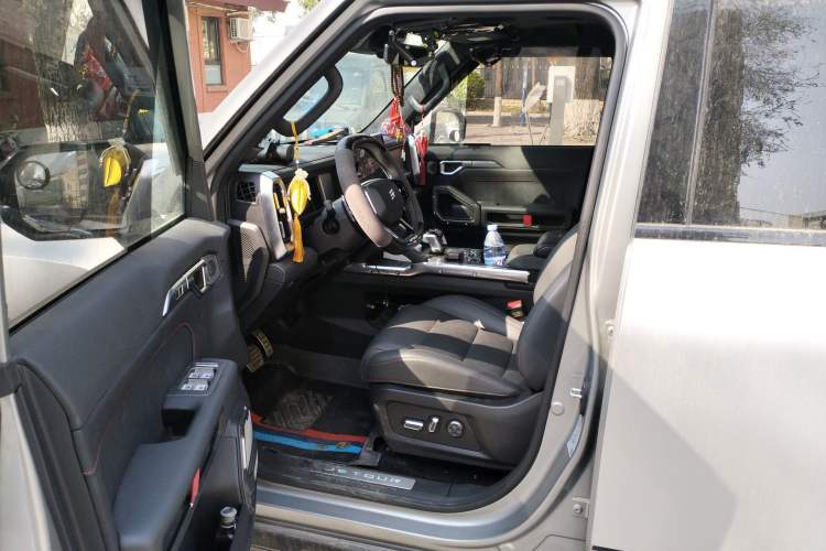 Used JETOUR Traveler 2024 2.0T All-Wheel-Drive Silver Dragon Wings