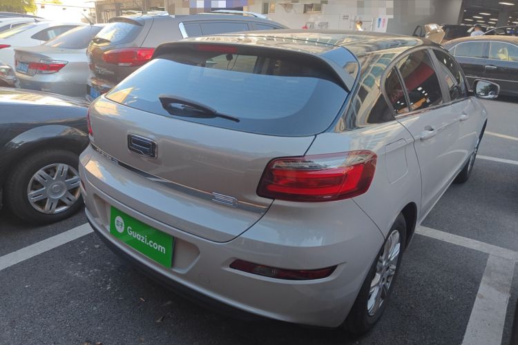 Used Qoros 3 2016 Hatchback 1.6L Automatic Zhiyue Model