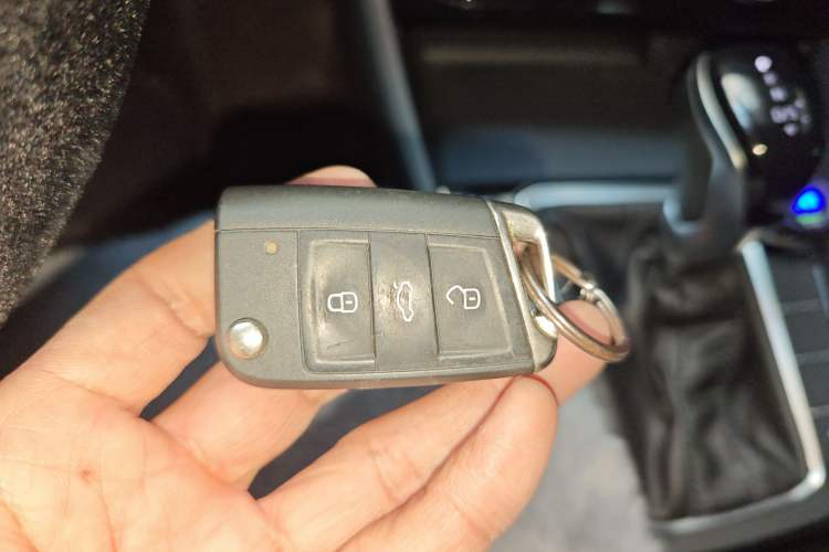 Used Volkswagen Sagitar 2023 300TSI DSG Excellence Edition Vehicle Key