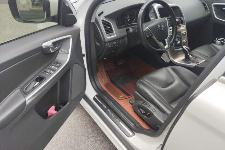 Used Volvo XC60 2017 T5 Smart Upgrade Edition