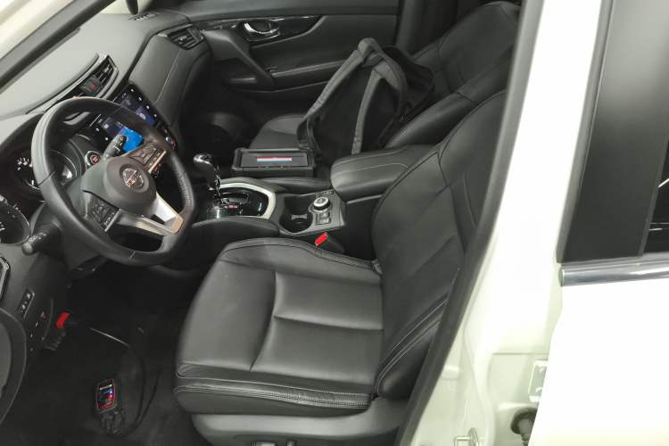 Used Nissan X-Trail 2019 2.5L CVT Smart Connect Luxury Edition 4WD
