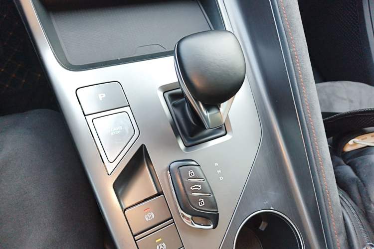 Used Roewe D5X DMH 2024 135 Tech Edition
