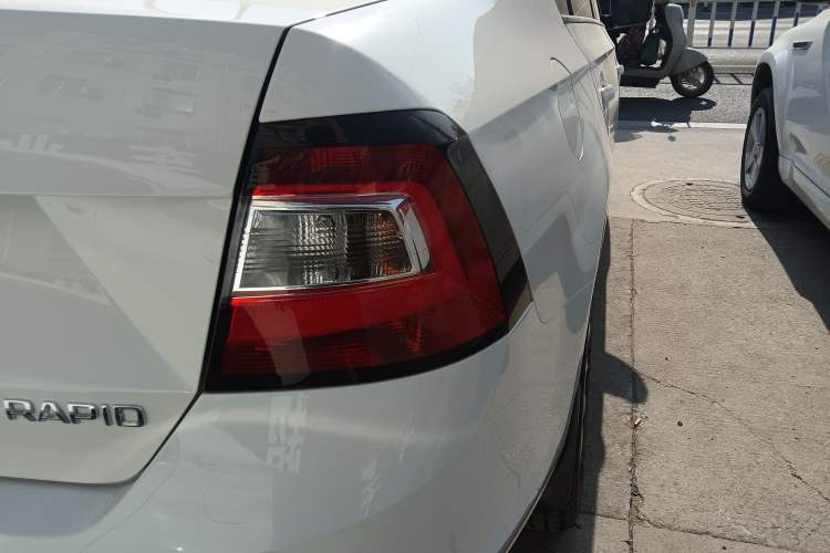 Used Skoda Rapid 2019 1.5L Automatic Comfort Edition China VI Standard