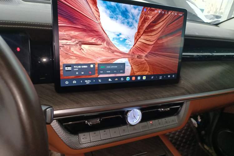 Used Tank 500 New Energy 2024 Hi4-T Audio And AC Panel