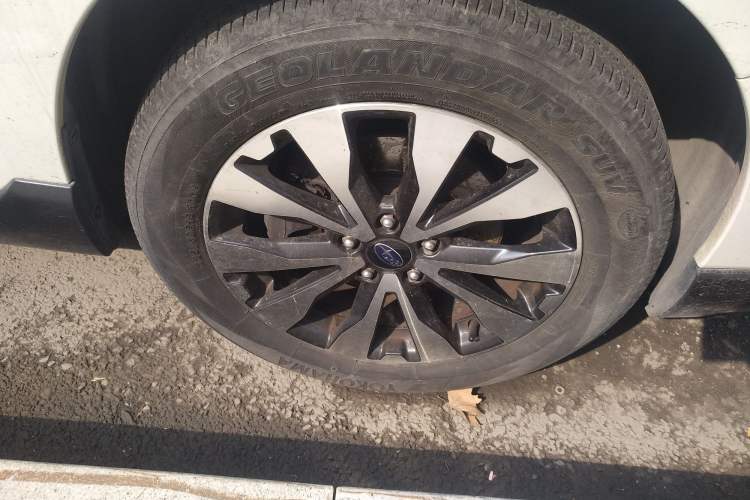 Used Subaru Outback 2016 2.5i Sport Navigation Edition Right Front Wheel Hub