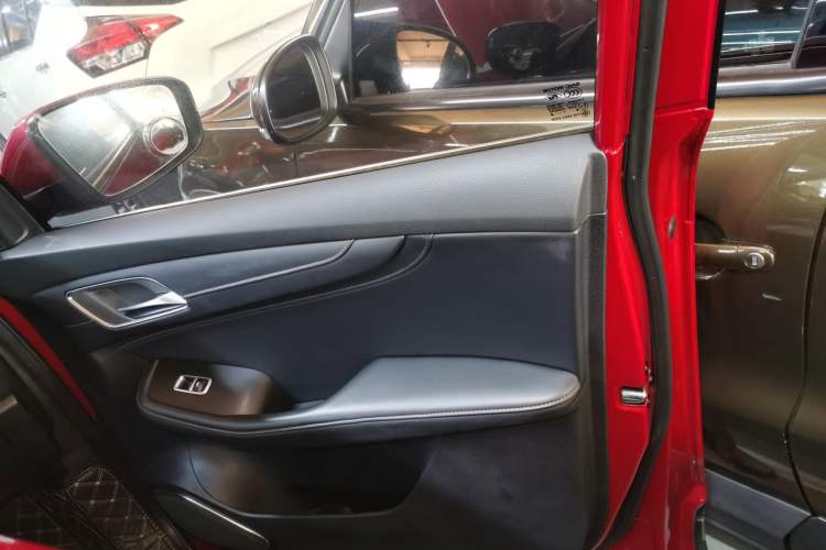 Used MG HS 2019 20T Automatic Two-Wheel Drive Luxury Edition China VI Standard
