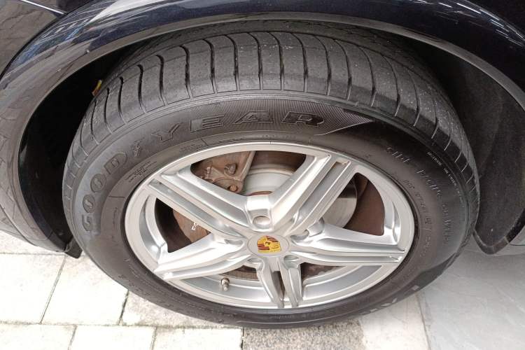 Used Porsche Cayenne 2016 Cayenne Platinum Edition 3.0T