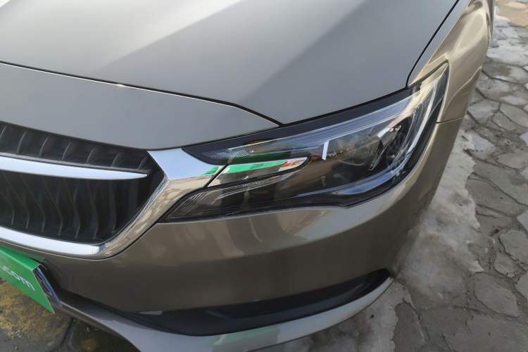 Used Buick GL6 2021 323T Mild Hybrid Connect Luxury Model Left Front Headlight