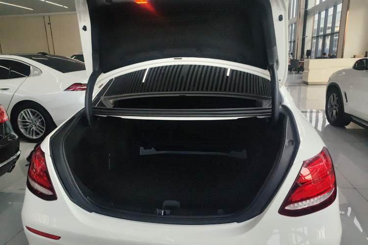 Used Mercedes-Benz E-Class 2019 Restyled E 300 L Sport Luxury Edition Trunk