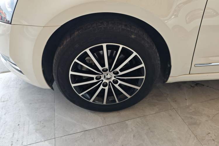 Used Skoda Octavia 2019 1.5L Automatic Luxury Edition Exterior 4