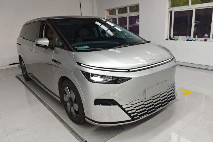 Used XPeng X9 2024 702 Ultra-Long Range Max Exterior 1