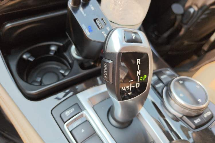 Used BMW 5 Series 2013 525Li Leading Model Gear Lever